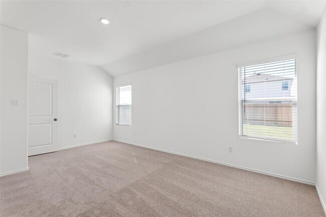 Building Photo - 625 Waterway Ave