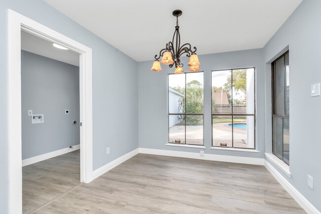 Building Photo - 3514 Summit Ln