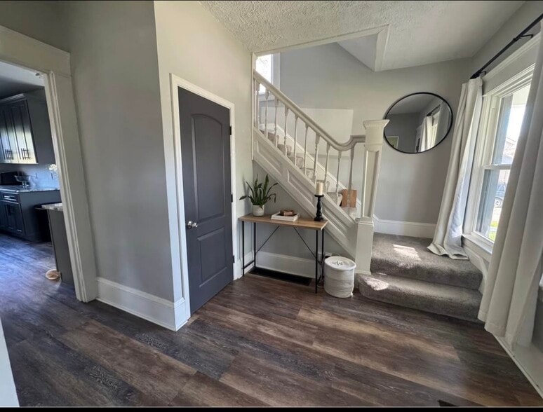 Building Photo - 1566 Newman Ave