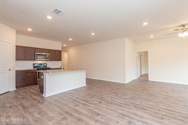 Building Photo - 110 Emerald Star Ln