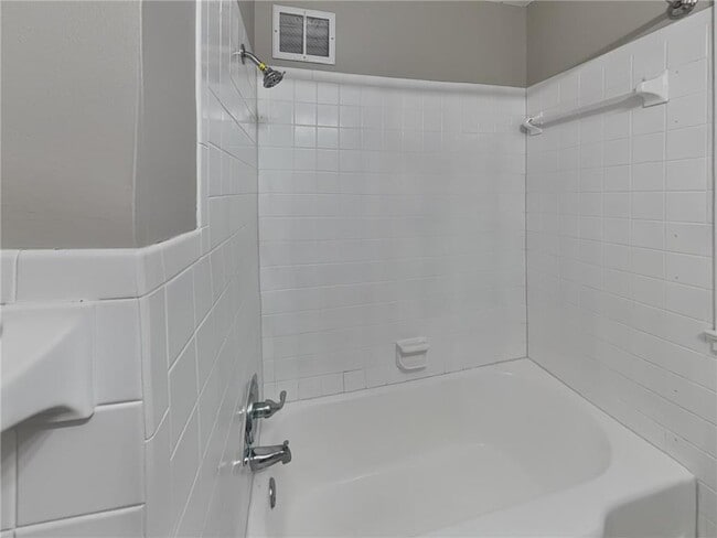 Building Photo - 2942 Zenith Ave N