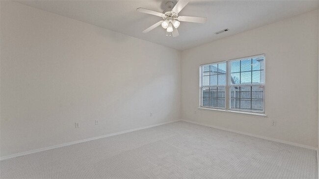 Building Photo - 3000 SW Windrift Ave