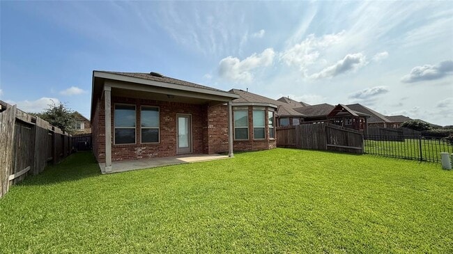 Building Photo - 24707 Royal Pike Dr