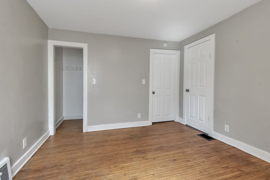 downstairs bedroom - 56 Garfield St