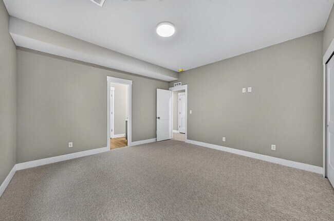 Building Photo - 10131 Lake Arbor Ln