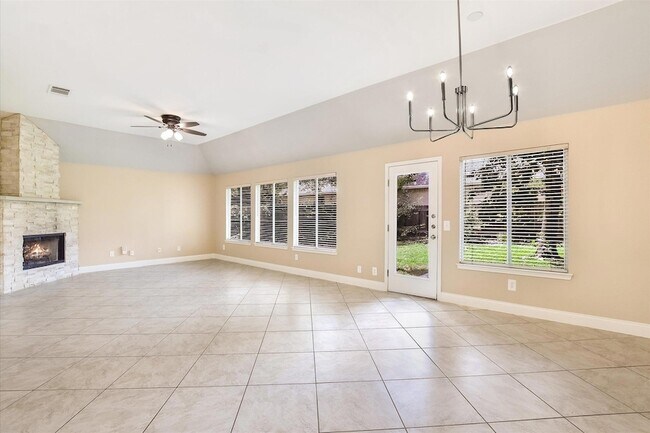 Building Photo - 7200 Quimper Ln