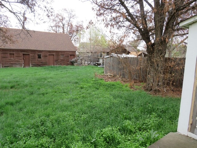 Building Photo - 2 Bed / 1 Bath House