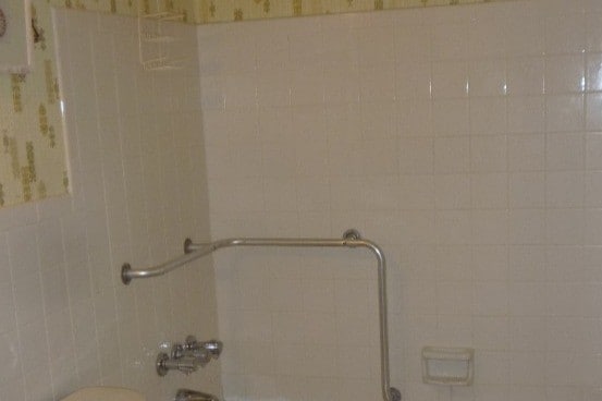 Building Photo - 2402 Ecuadorian Way