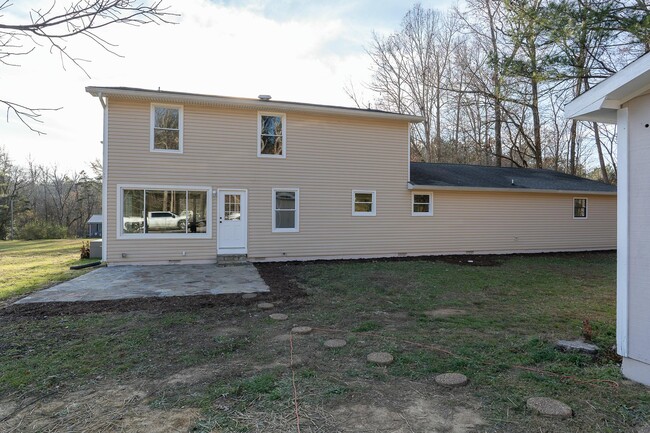 Building Photo - 2267 Old Parksville Rd NE