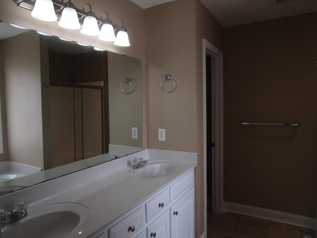 Building Photo - 6620 J J Roberts Dr