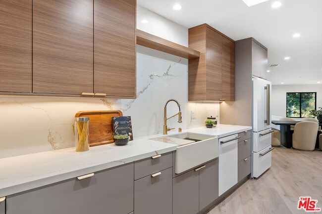 Building Photo - 4943 Palomar Dr