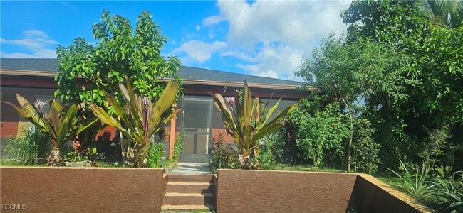 Building Photo - 203 Ichabod Ave