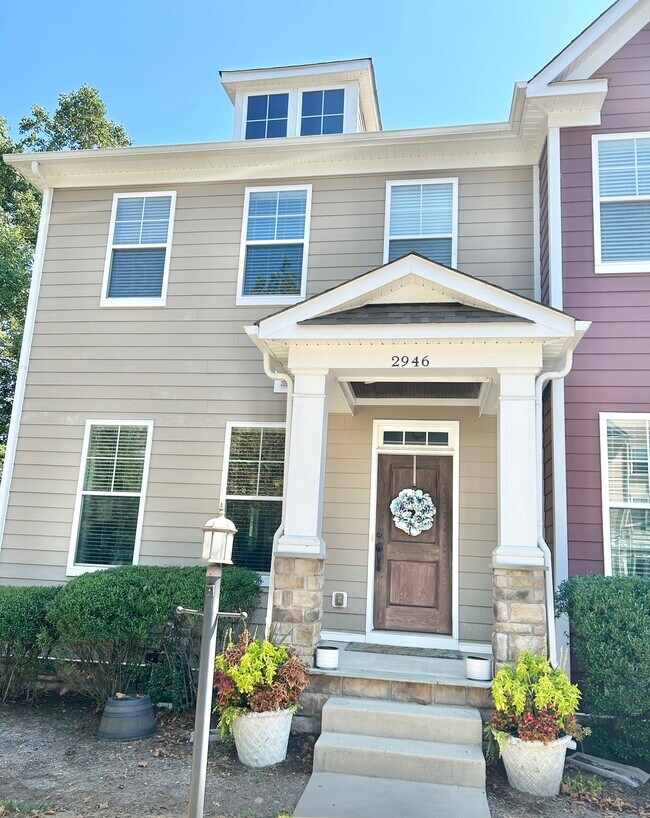 Fully furnished 1 bedroom basement apartment - 2946 Templehof Ct
