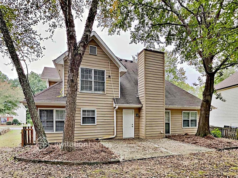 Building Photo - 580 Thornbush Trce