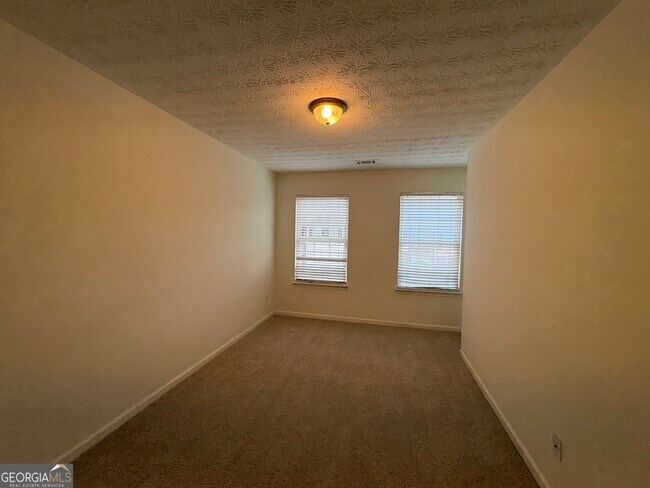 Building Photo - 2485 Emma Way NW