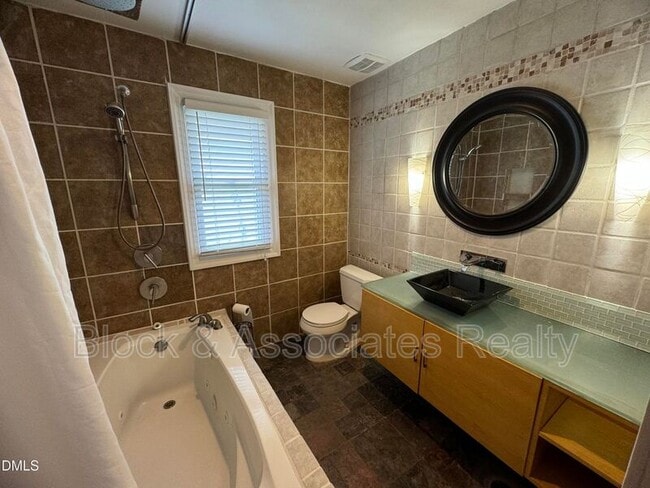 Building Photo - 3129 Stanhope Ave