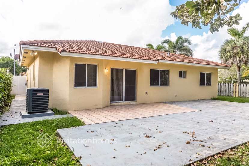 Building Photo - 18001 SW 139th Path