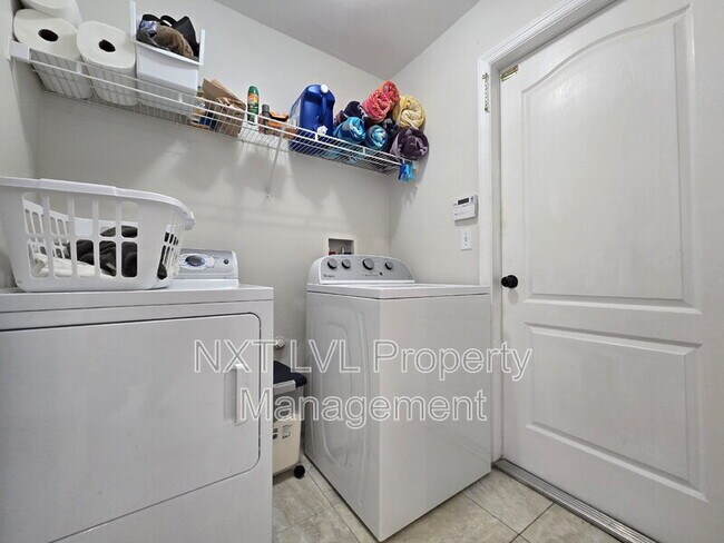 Building Photo - 1243 NW 22nd Ave