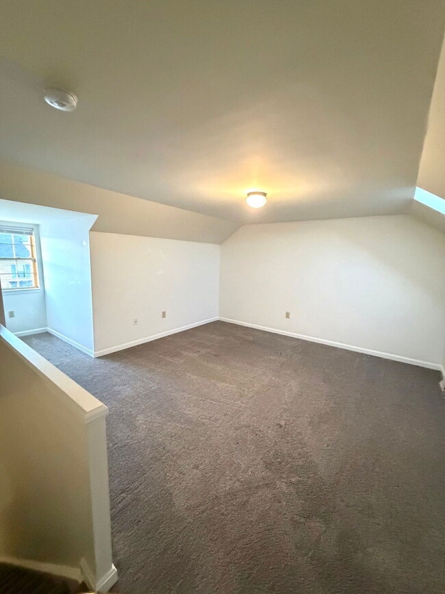 Building Photo - 170 Federal Way