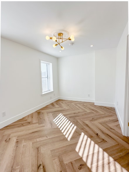 Building Photo - 1033 Tasker St