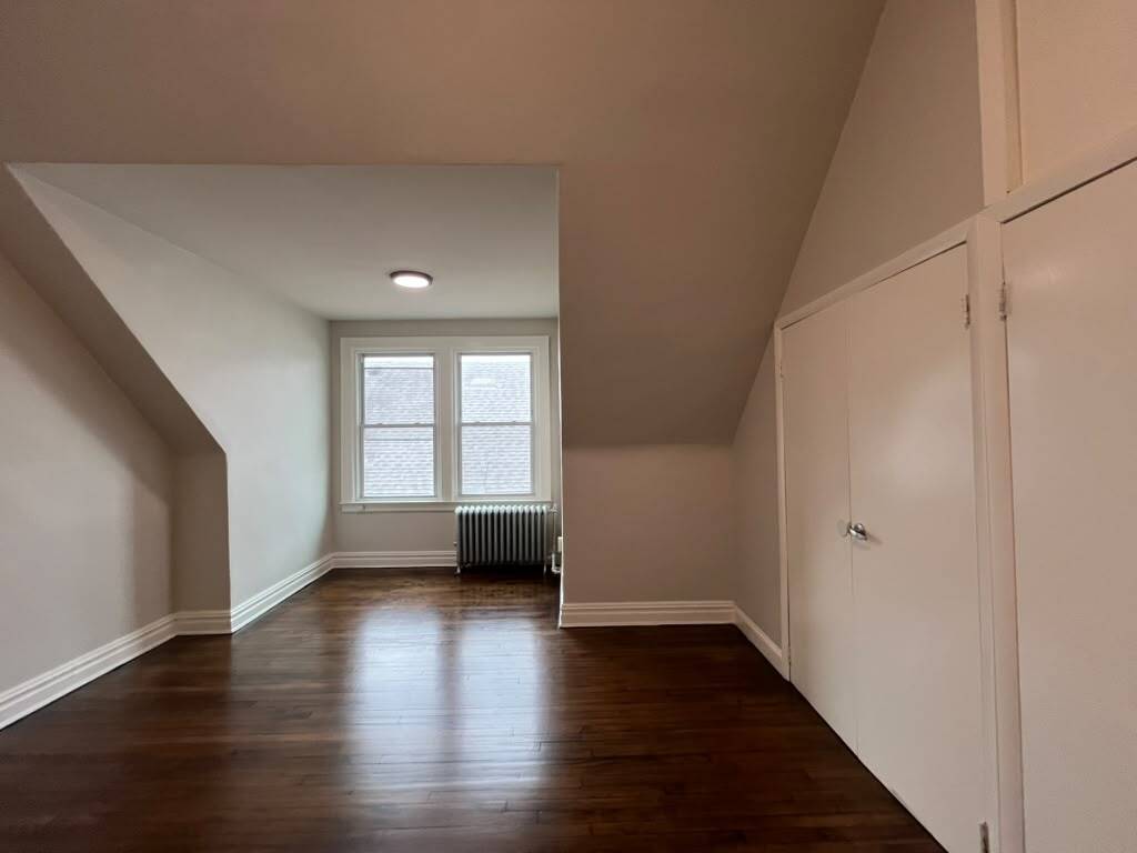 Building Photo - 735 Avenue C