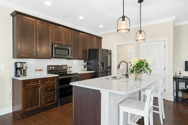 Building Photo - 2716 E Millstone Dr