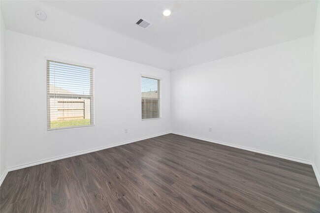 Building Photo - 27022 Vis Fld Dr