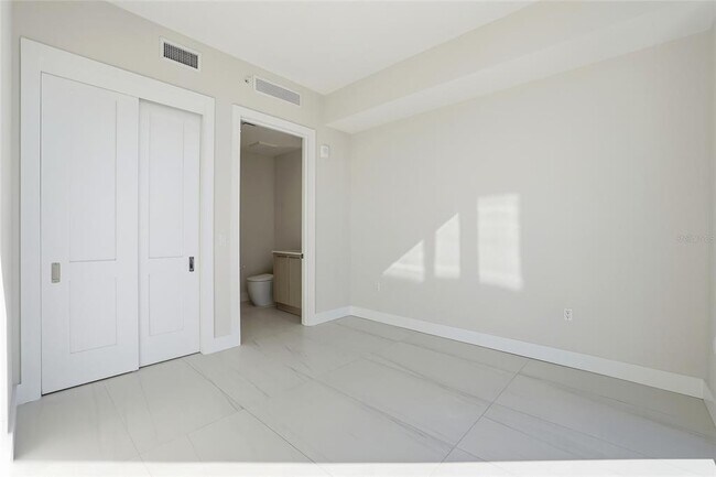 Building Photo - 275 1st Ave S