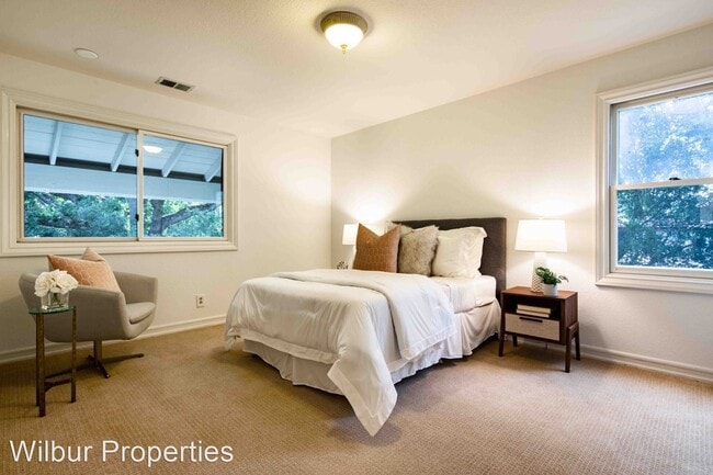 Building Photo - 5 br, 3.5 bath House - 27555 Purissima Rd