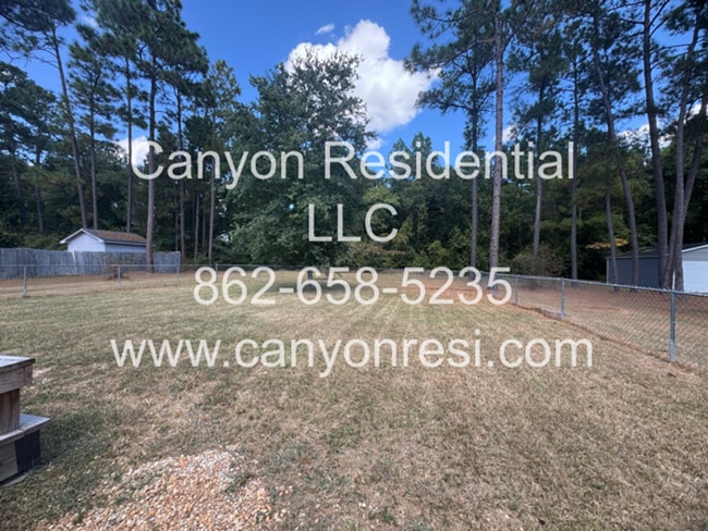Building Photo - Spacious 3-Bedroom Home for Rent in Raeford