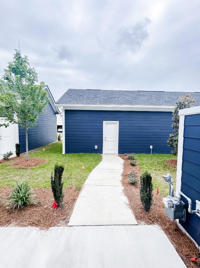 Building Photo - 607 Southview Ln