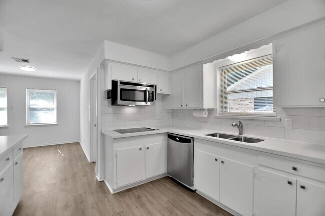 Building Photo - 10513 Moorberry Ln