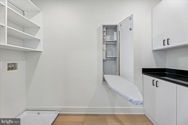 Building Photo - 4428 Albemarle St NW