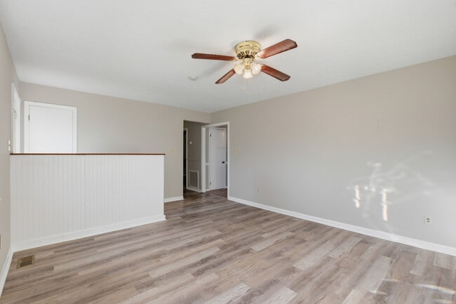 Building Photo - 7800 Temple Acres Dr