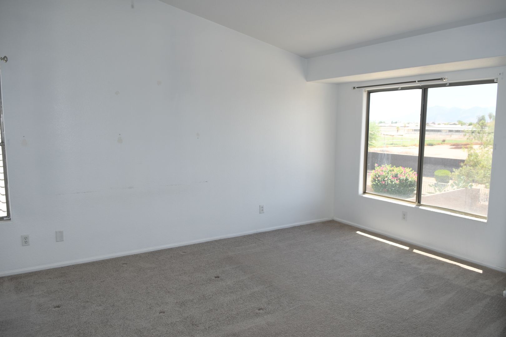Building Photo - 16025 W Diamond St