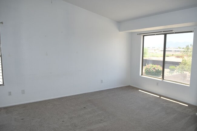 Building Photo - 16025 W Diamond St