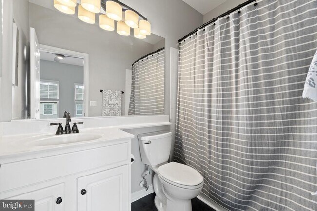 Building Photo - 21796 Kelsey Square