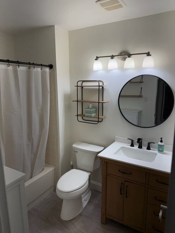 Building Photo - 347 Surrey Ct