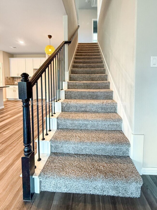 Building Photo - 452 Morning Dew Ln