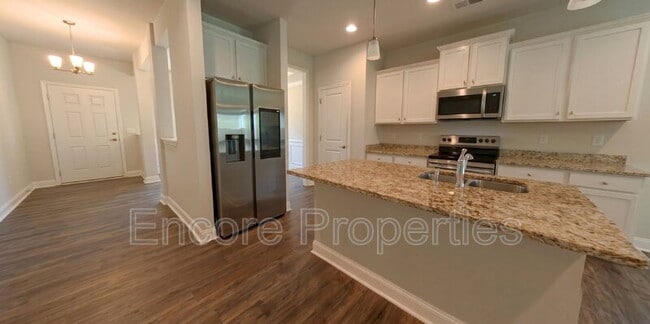 Building Photo - 38 Knotty Pine Dr