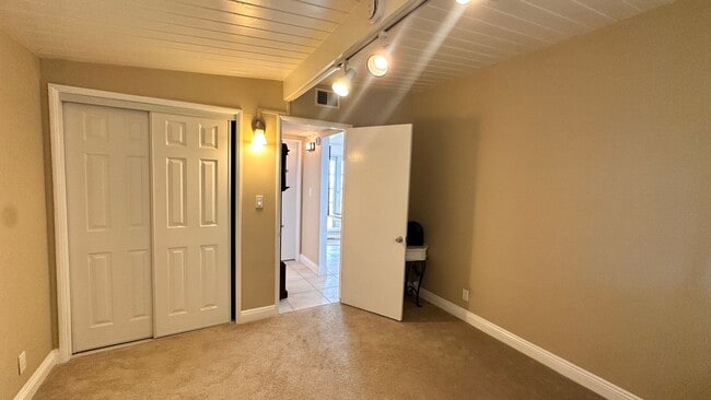 Building Photo - One Bedroom for Rent in Dana Point