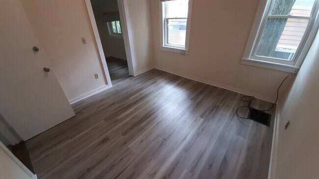 Building Photo - 410 S Aurora St