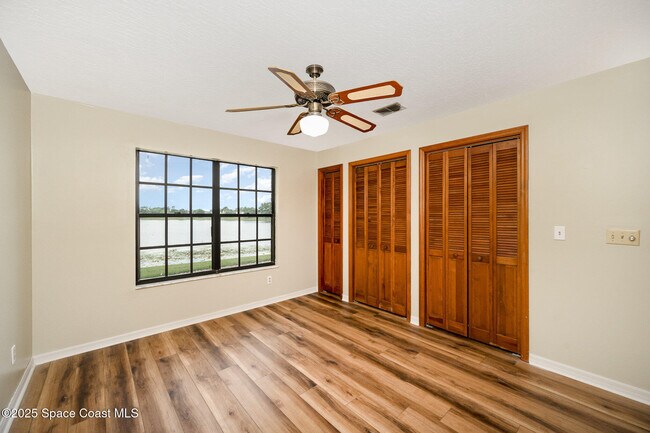 Building Photo - 441 Crystal Lake Dr