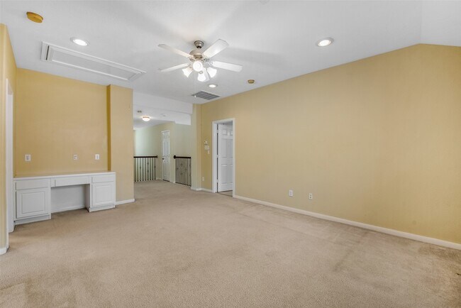 Building Photo - 7 Ebony Oaks Pl