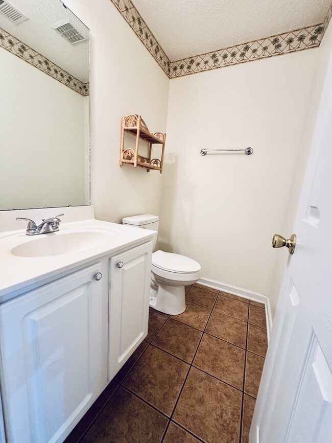 Building Photo - 5096 Capulet Cir