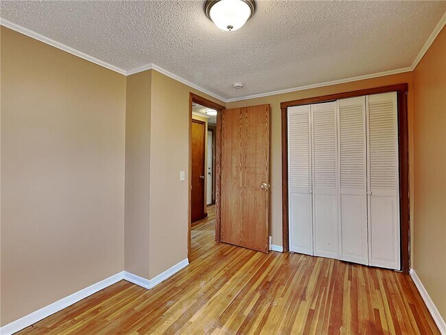 Building Photo - 2910 Louisiana Ave N