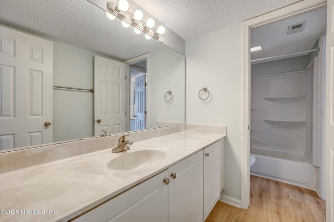 Building Photo - 6561 Mission Ct