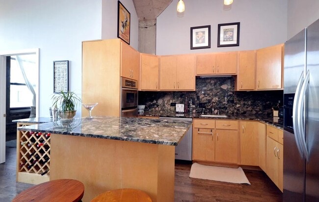 Building Photo - Comfortable Living in a Great Neighborhood