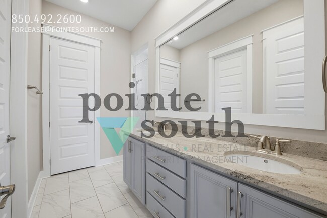 Building Photo - 26 E Pine Lands Lp