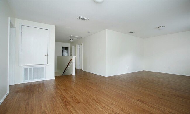 Building Photo - 16755 N Thrasher Dr